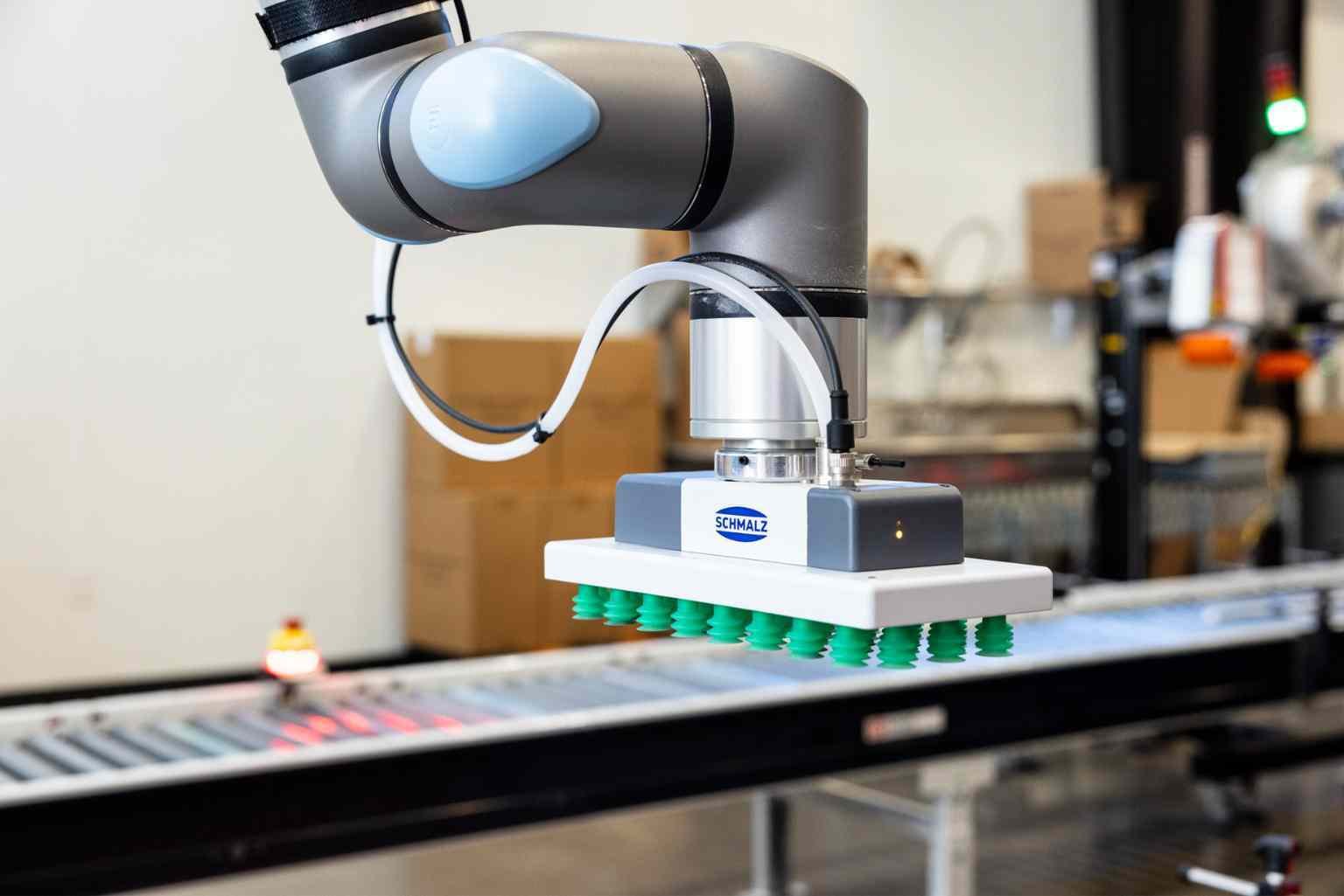 blogi-cobottilavaus-tarttuja